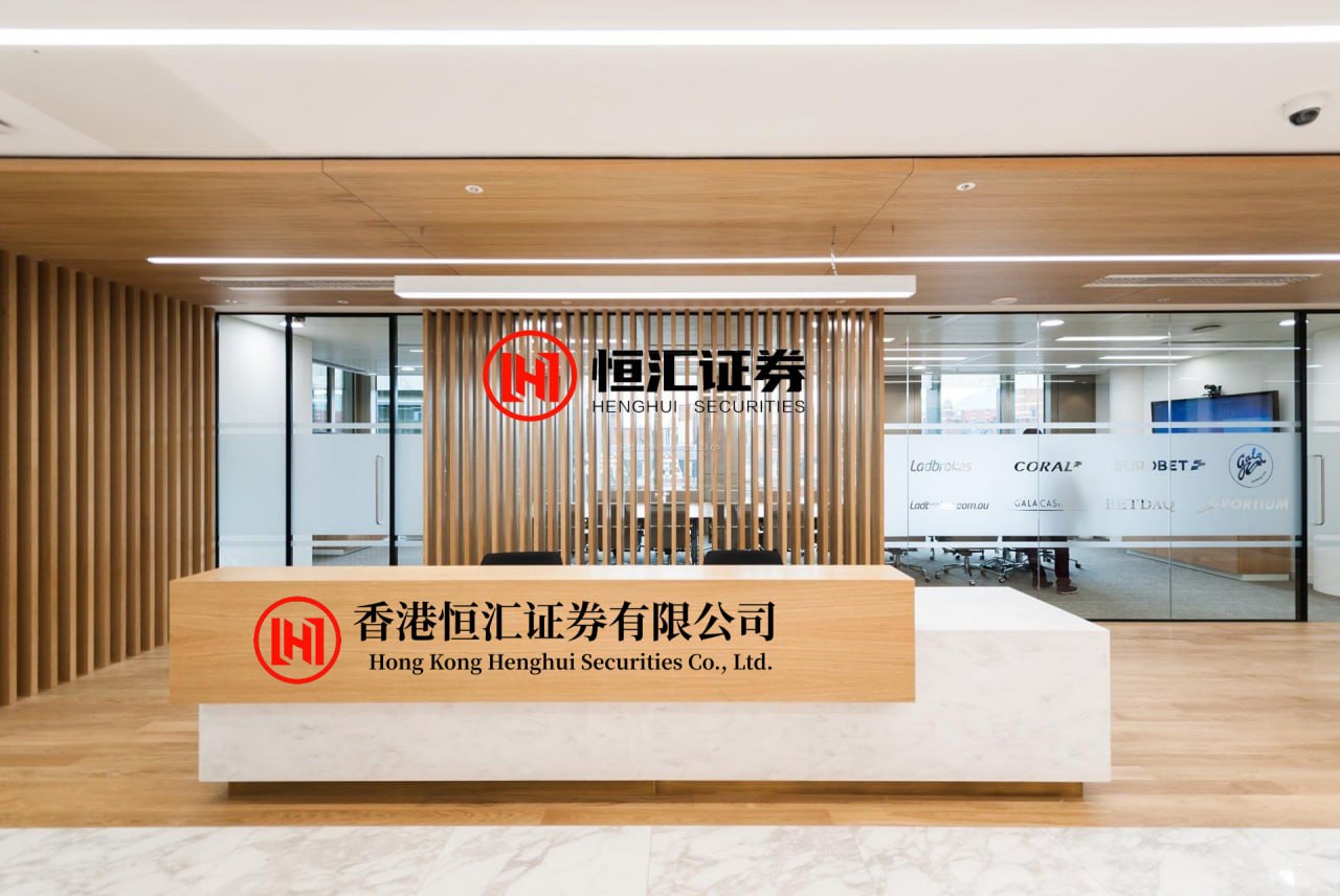 掌心策略 现在的奶茶名，像皇帝赐的封号...